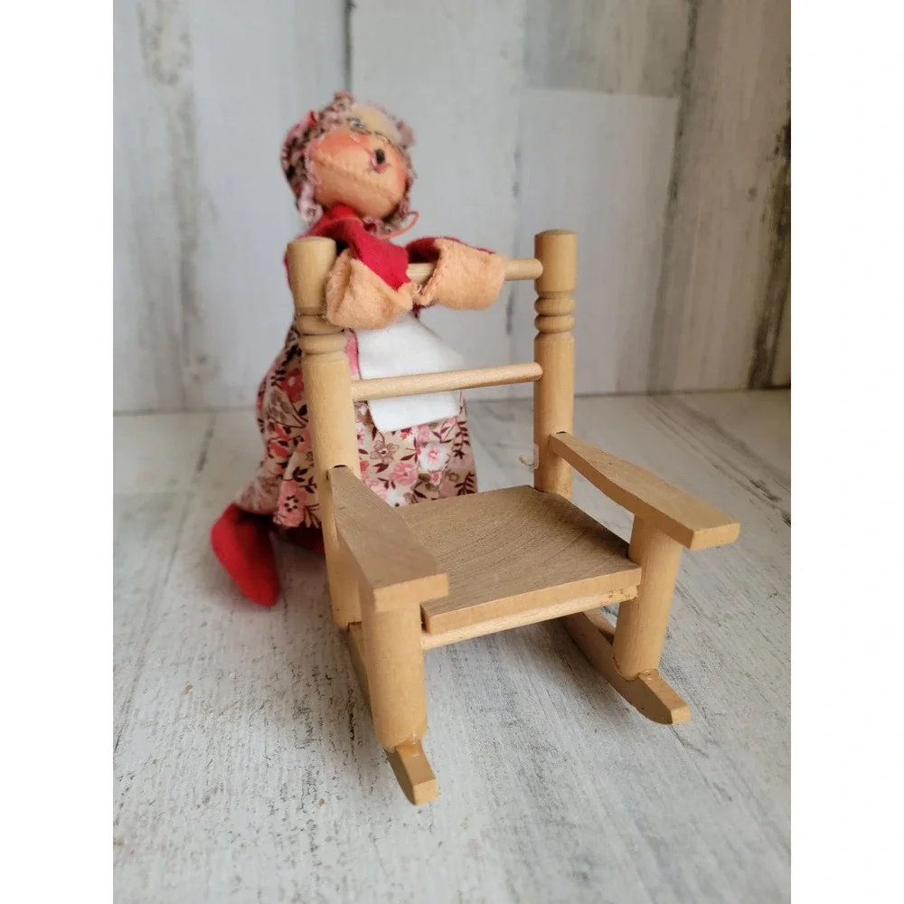 Annalee Mrs Claus chair vintage mobility doll vintage Xmas plush home